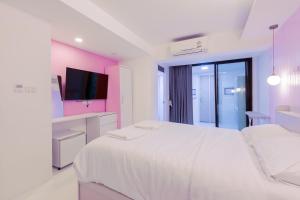 24 degree hotel & hostels