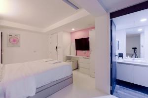 24 degree hotel & hostels