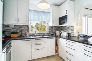 Stella Maris Beachfront 2J by Casasol