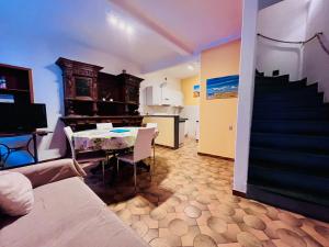 One-Bedroom Apartment (2 Adults) - Via Birolli 83