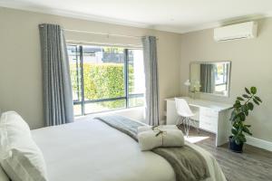 Bella Casa Luxury 2-Bedroom Apartment