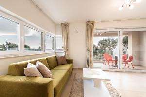 Sargas Suite 5 with pool view