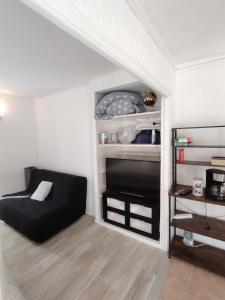 Appartements Apppartement dans maison avec terrasse plein sud , Netflix, parking et fibre : photos des chambres