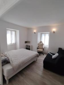 Appartements Apppartement dans maison avec terrasse plein sud , Netflix, parking et fibre : photos des chambres