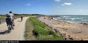 Appartements Duplex Brem Sur Mer Piscine Proximite Plage Parking 5 pers Max : photos des chambres