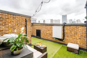 Rooftop Home by KeyHol Holidays
