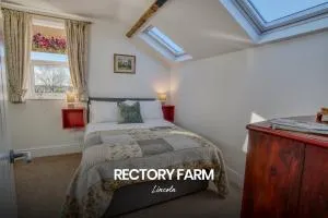 Spacious and Homely 2-bed Home in Lincoln by Renzo, Stunning Countryside Location, Free Parking! - Scampton