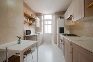 Beautiful historic downtown penthouse