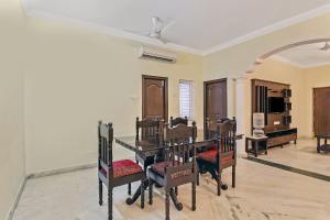 Super Townhouse Sri Nirvana Inn