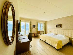 Deluxe Twin Room with Lake View room in Best Western Hotel Bellevue au Lac