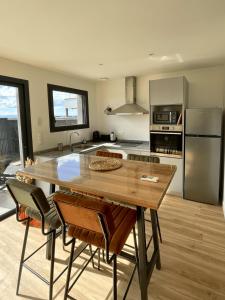 Maisons de vacances BelleVue - Jardin-Montagne-Calme : photos des chambres