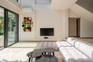 Luxurious 5 bd villa in Seminyak - art deco style