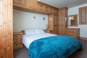 Haworth Village House - Sleeps 6 Parking & Pets!