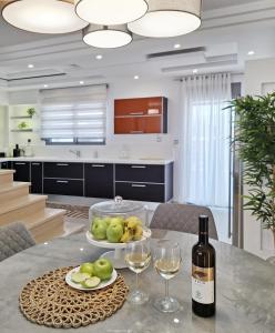 Lux home in central location