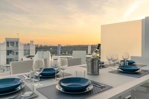Le Mirage modern apartment with sea views