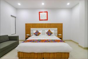 FabHotel Premium Kashi - Sarnath museum