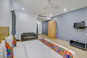 FabHotel Premium Kashi