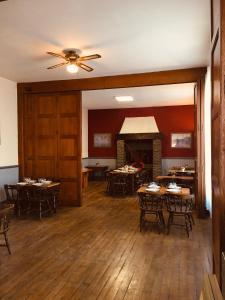 Maisons d'hotes Le Lion d Or chb 4 pers wifi 7 : photos des chambres
