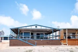 Needle Eye Escape - Minnipa