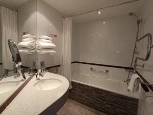 Double Room with Sofa room in Future Inn Cardiff Bay