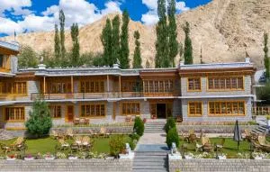 Hotel Charu Palace - Nimu