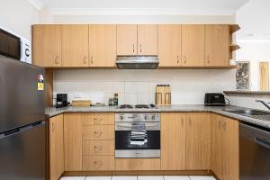 Pause & Play A Sepal Stay