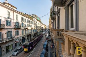 Two-Bedroom Apartment with Balcony - Via Cesare Correnti 21