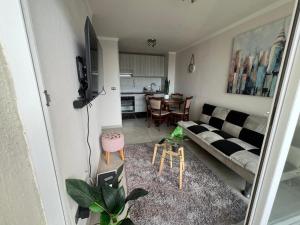 Acogedor Departamento frente Casino y a metros de Av Costanera