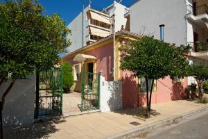 Villa Elli 1 Beach front with garden