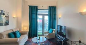 Crown Apartments 4A by Week2Week