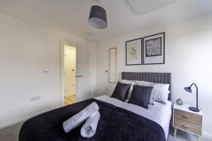 Stylish & Modern Flat 2 Min Walk to Ashford Outlet