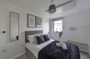 Stylish & Modern Flat 2 Min Walk to Ashford Outlet