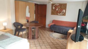 Haus mit Terrasse&Garten