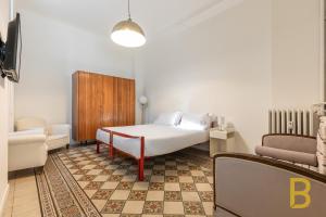 One-Bedroom Apartment with Balcony - Via Watt 1