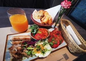 Oasis Luxe Boutique Suites by BQA