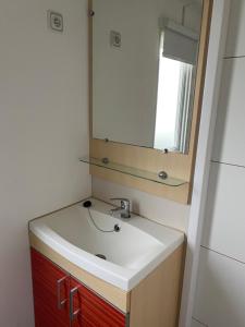 Campings MOBIL HOME COSY, Plage & Piscine Chauffee : photos des chambres