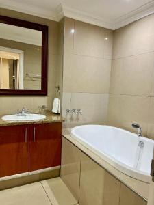 Serene harbour view escape