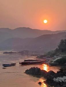 Mekong backpackers 2