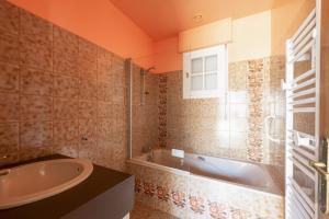 Maisons de vacances Ideal 8 adultes et 5 enfants - 200m plage : photos des chambres