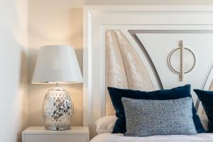 Le Mirage modern apartment with sea views