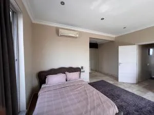 Stone H Penthouse - Okponglo