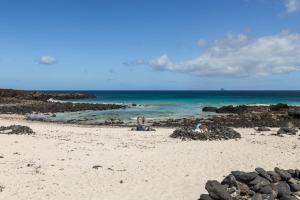 Home2Book Delightful Órzola Duplex by the Coast