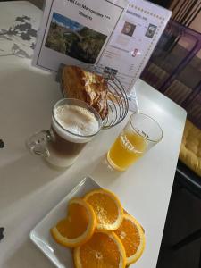 Hotels HOTEL LES MARRONNIERS : photos des chambres