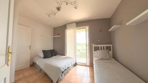 Fantastic Large Villa with Garden, Pool and Jacuzzi