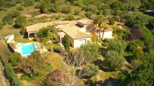 Villas Fantastic Large Villa with Garden, Pool and Jacuzzi : photos des chambres