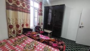 Gulzar Guest house 6bhk