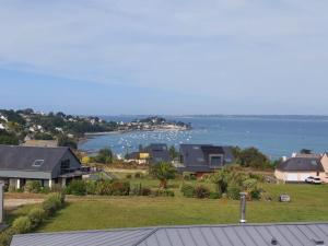 Maisons de vacances Maison Ty Loki - Vue mer, 400m de la plage : photos des chambres