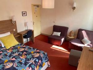 Hotels HOTEL LES MARRONNIERS : photos des chambres