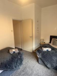 1 Bed Flat - Sleeps 3 - Parking - Pet friendly