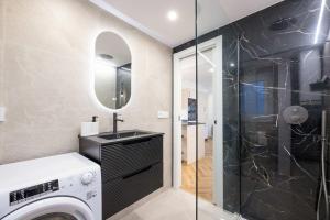 City Charm - Stylish 3BD in Malaga Centro